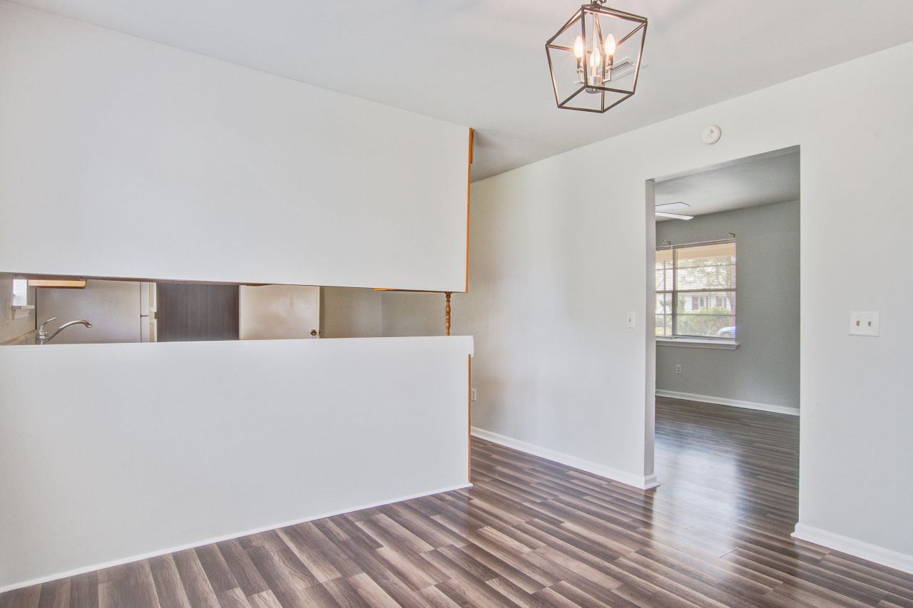 1908 Swift Avenue Photo 12