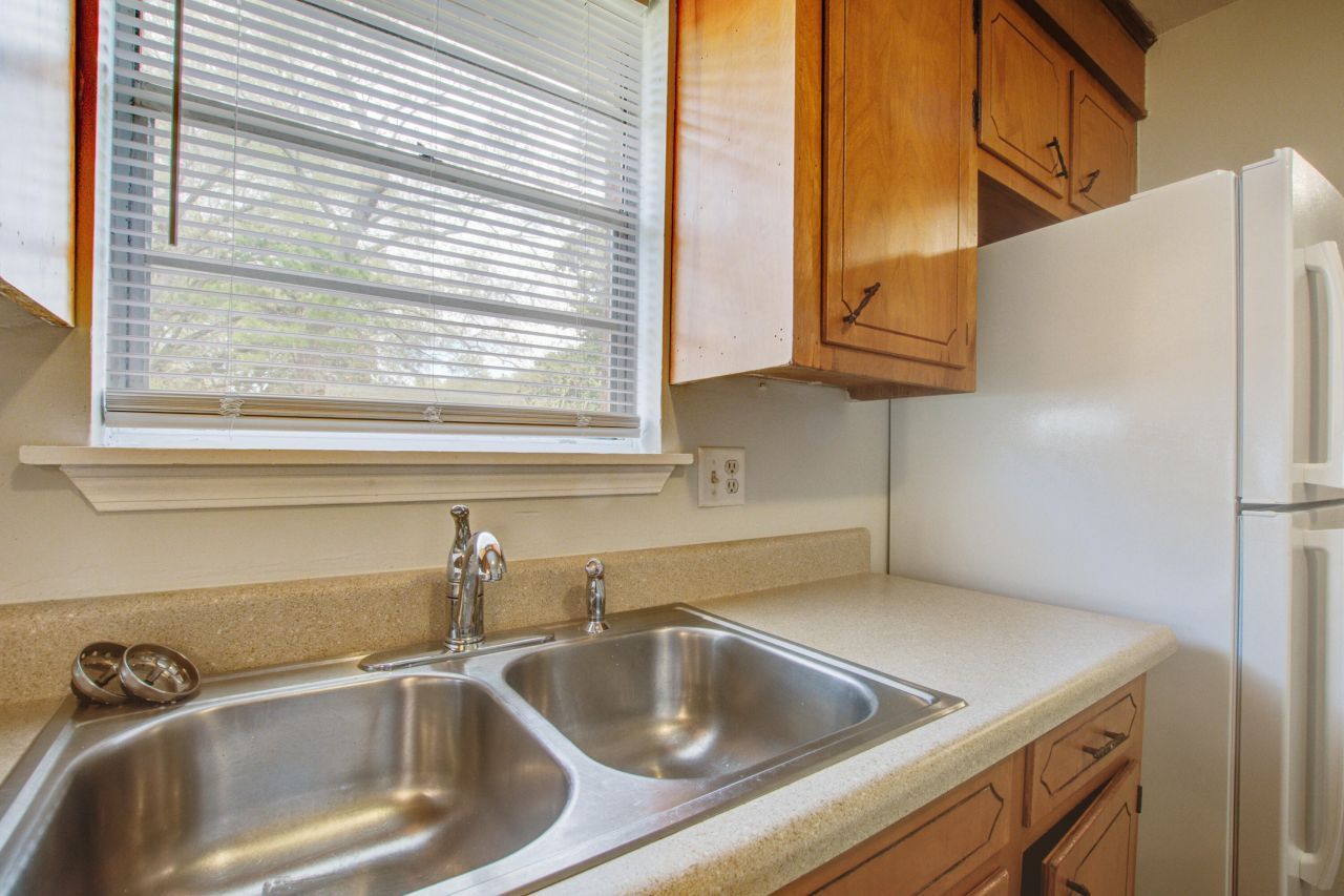 1908 Swift Avenue Photo 16