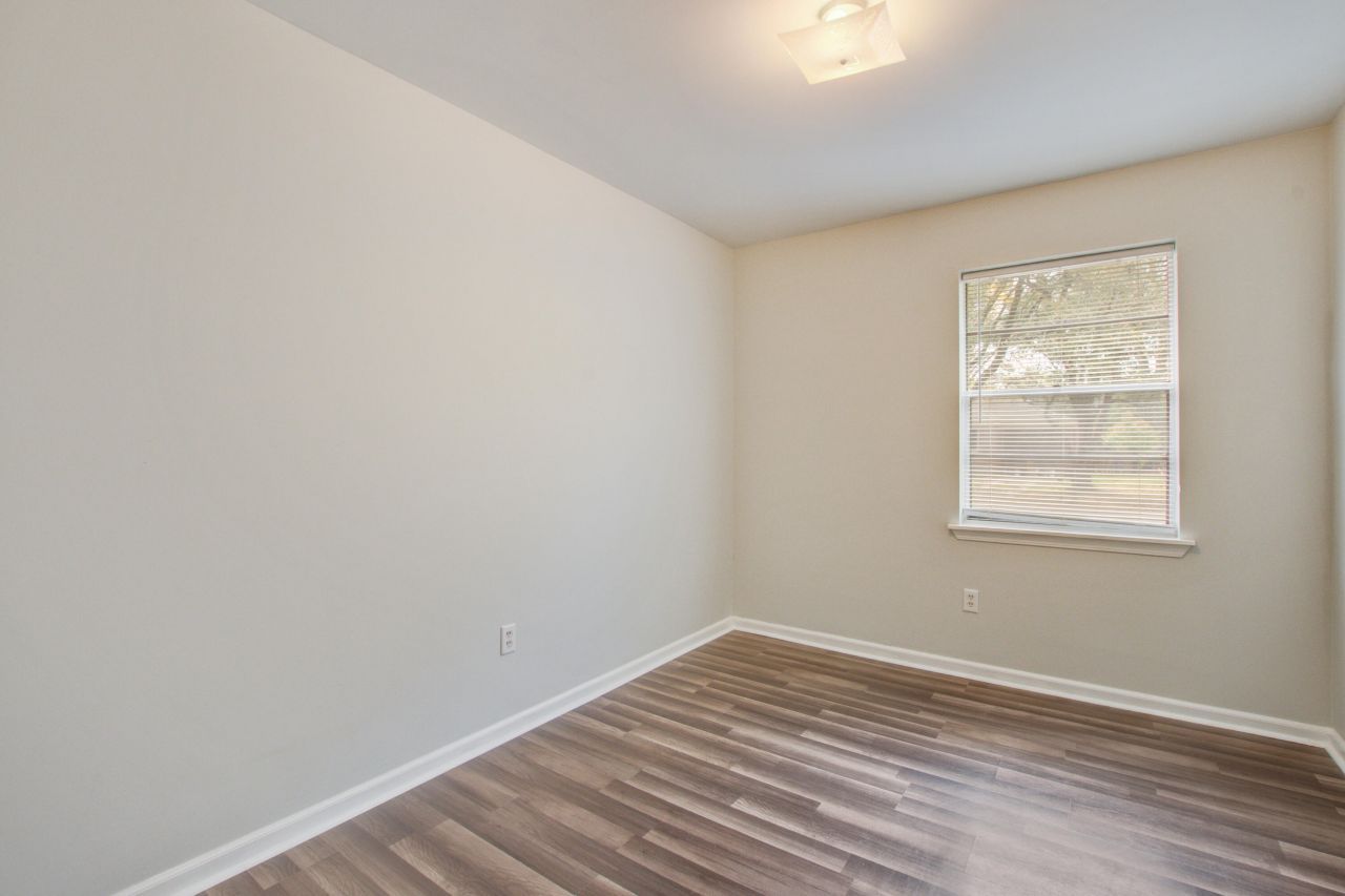 1908 Swift Avenue Photo 24