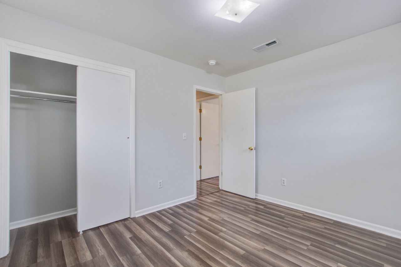 1908 Swift Avenue Photo 28