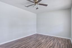 1908 Swift Avenue photo 4