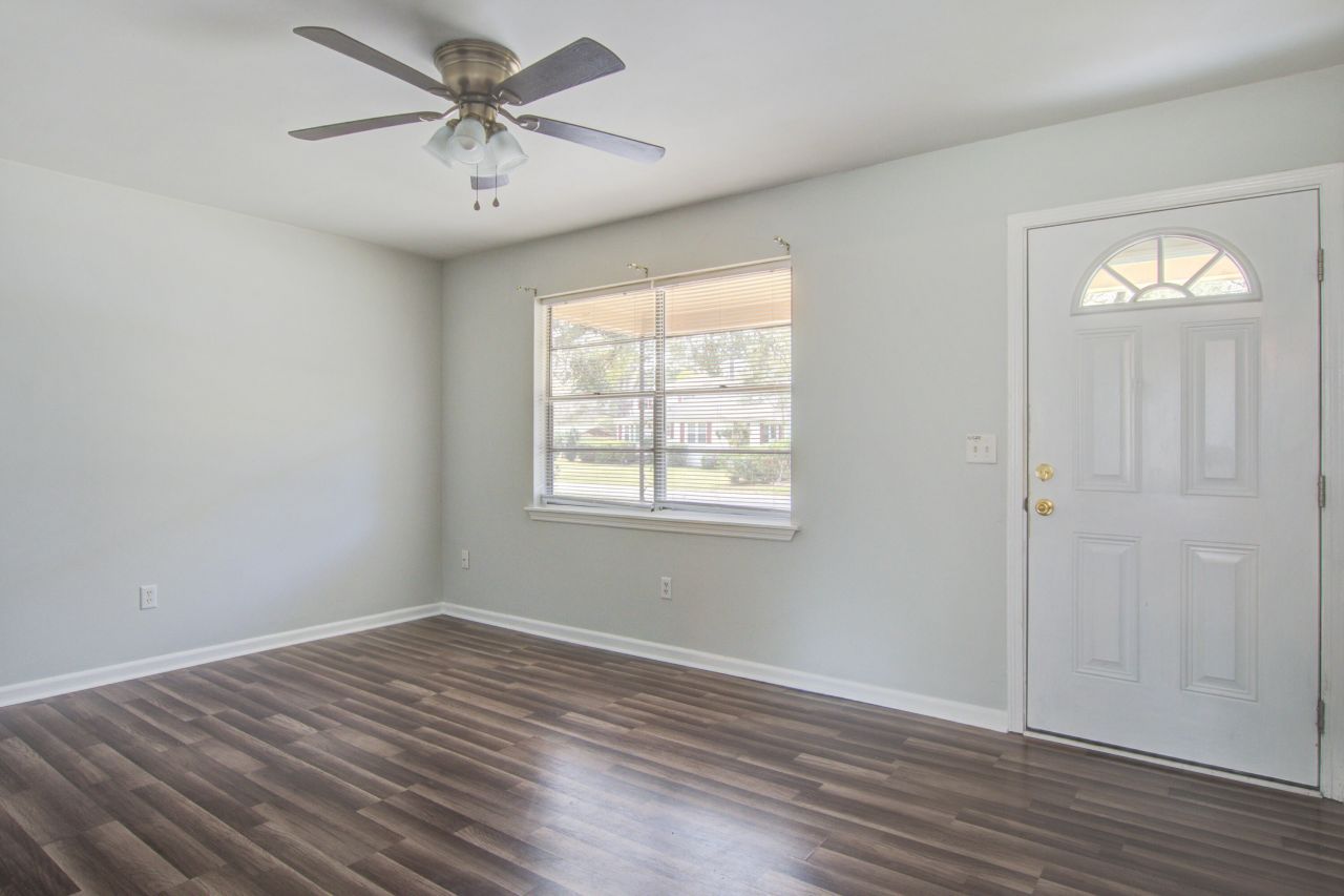 1908 Swift Avenue Photo 6