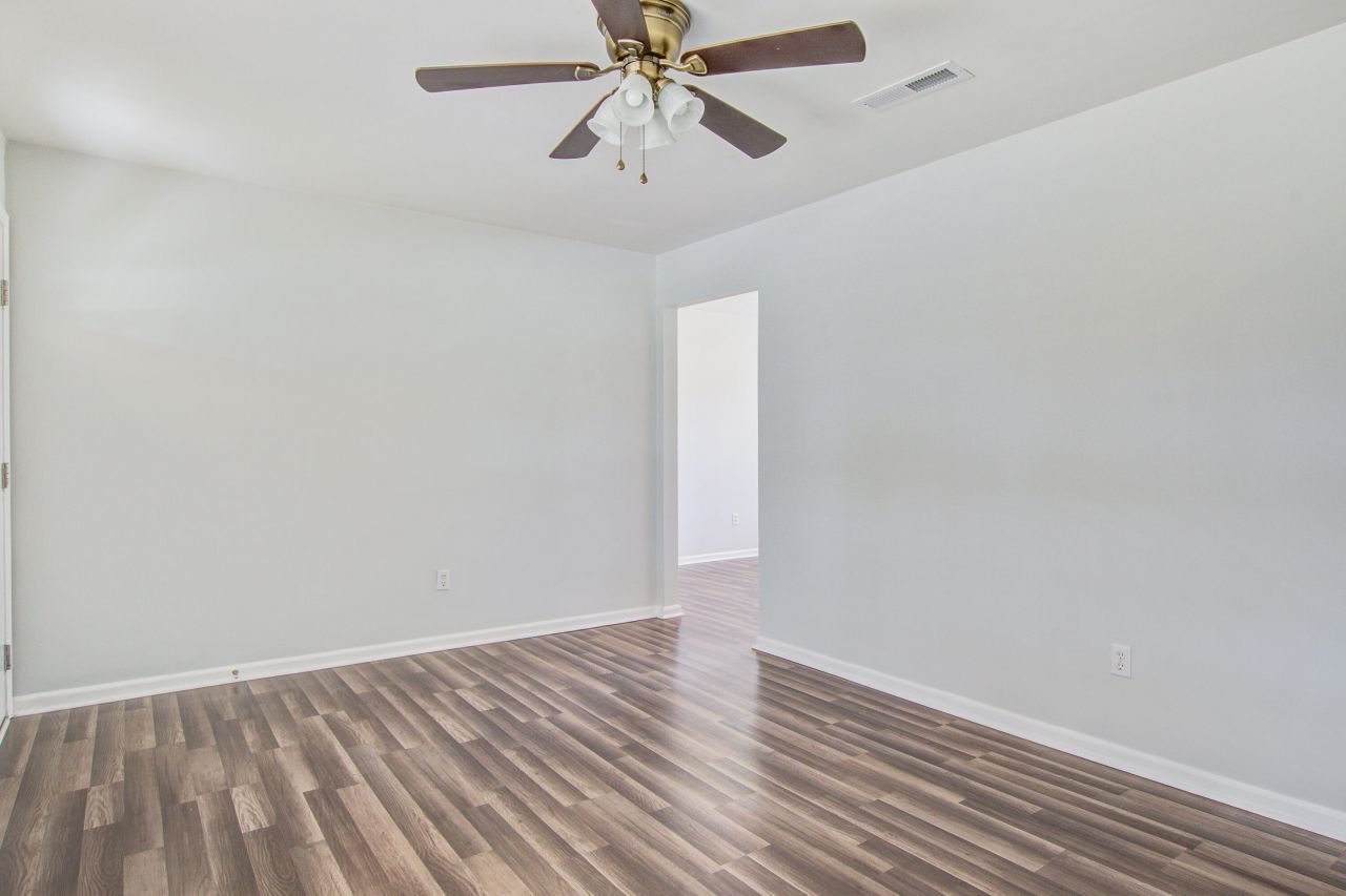 1908 Swift Avenue Photo 7