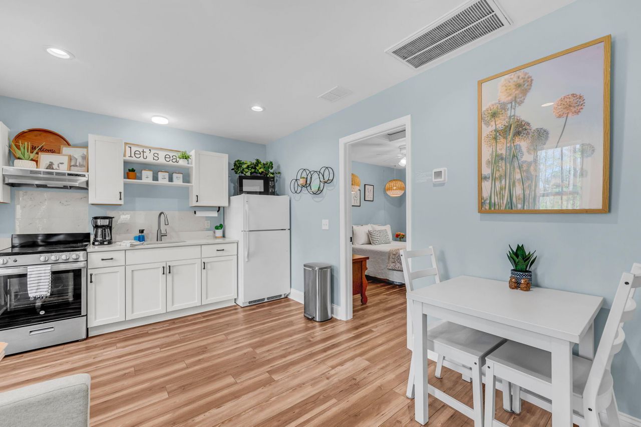 120 White Picket Lane Photo 7