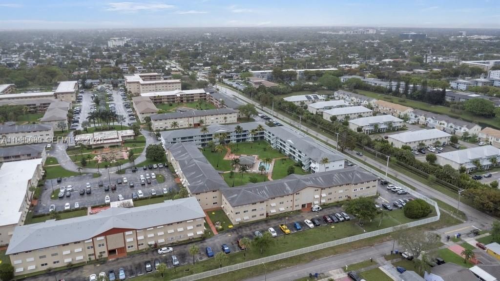 5300 Washington St , Unit J218, Hollywood, FL 33021 Photo