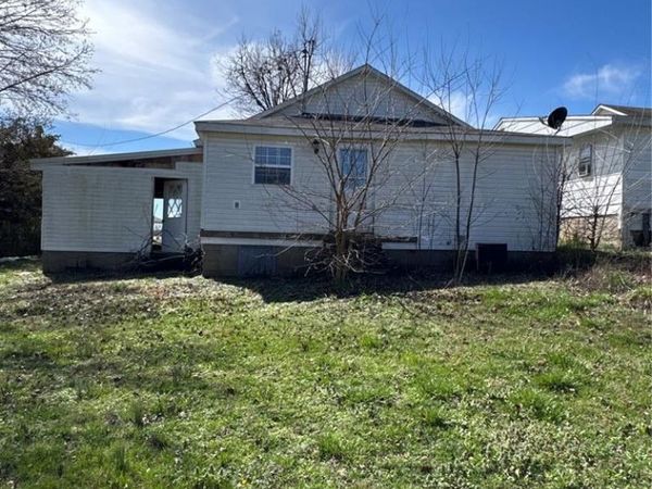 255 W Reed Avenue, Puxico, MO 63960