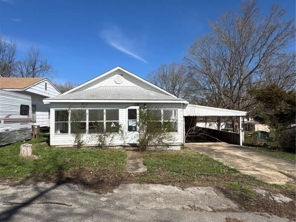 255 W Reed Avenue, Puxico, MO 63960