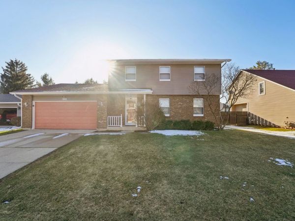 532 Shenandoah Trail , Elgin, IL 60123