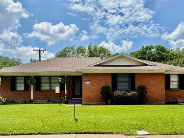 5811 Clendenin Avenue, Dallas, TX 75228