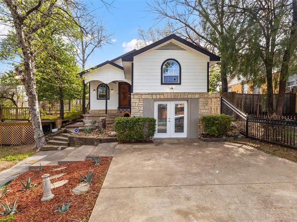 2854 Catherine Street , Dallas, TX 75211