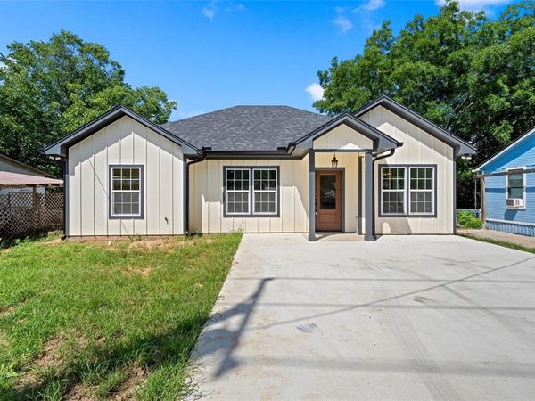 211 Lopez Street, Bellmead, TX 76705
