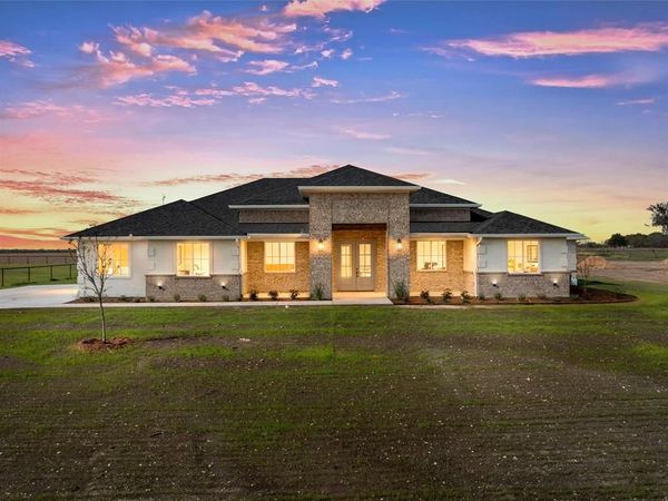 995 Galaxy Road , Woodway, TX 76712