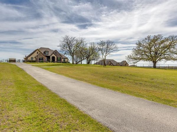 537 County Road 4270, Decatur, TX 76234