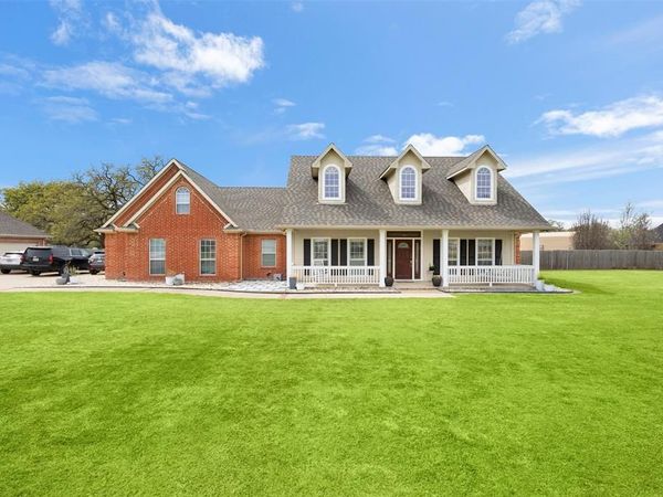 2000 Pin Oak Drive, Kaufman, TX 75142