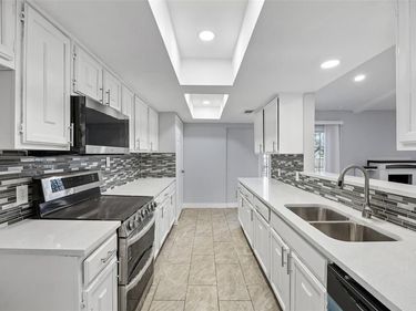 831 Kelso Drive, Dallas, TX 75211