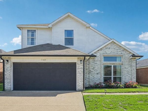 5309 Manhassett Drive, Arlington, TX 76018