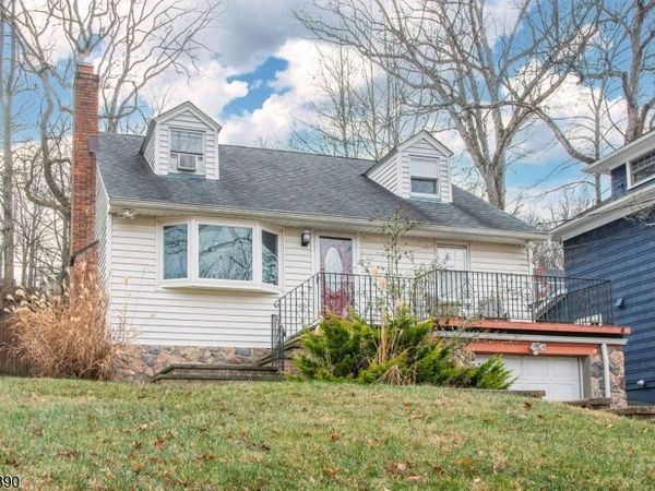 90 Burnham Pkwy, Morris, NJ 07960