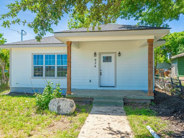 934 Sherman, San Antonio, TX 78202