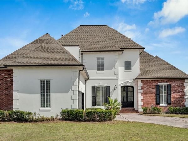 150 PINEHURST Court, New Orleans, LA 70128