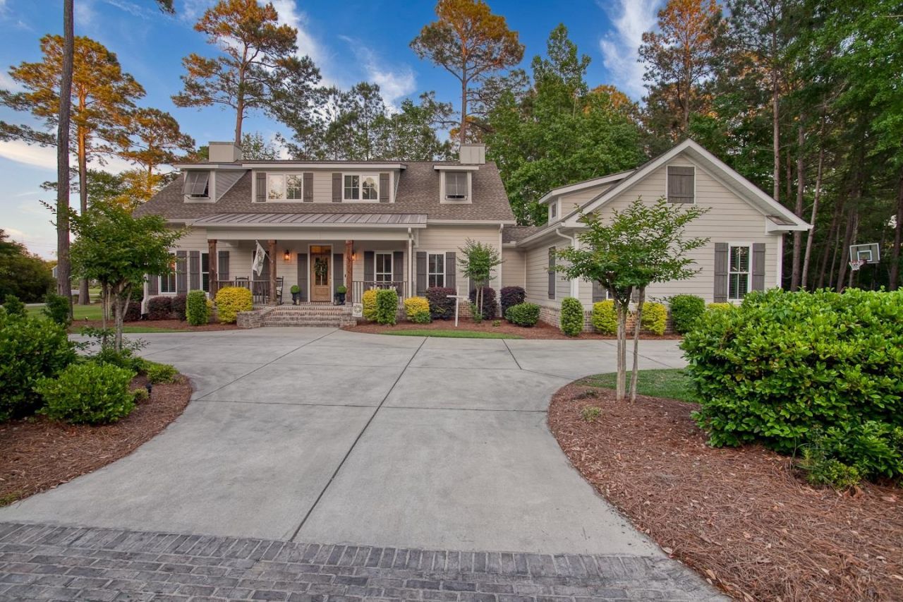 5 Stonington Dr. Photo 1