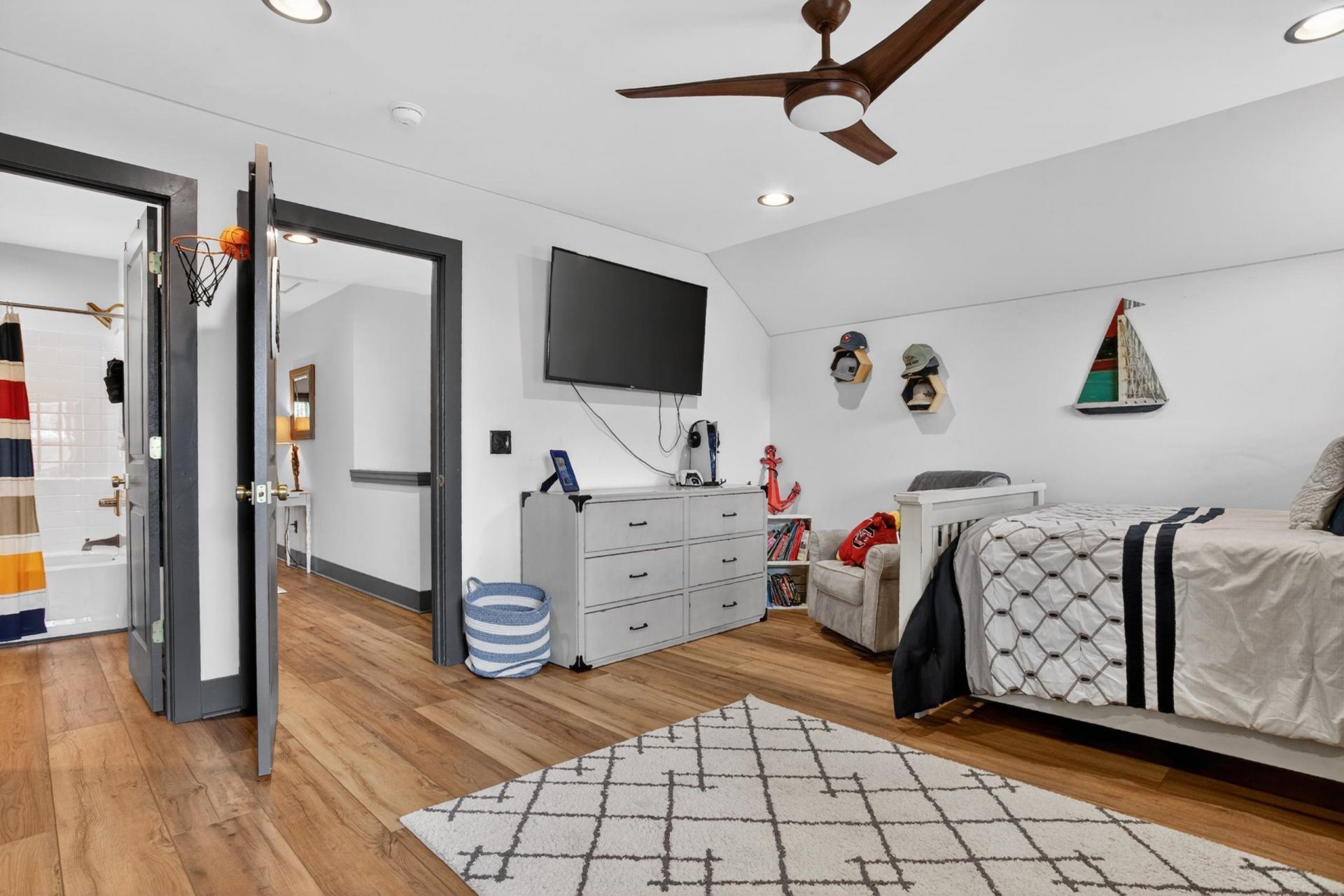 5 Stonington Dr. Photo 37