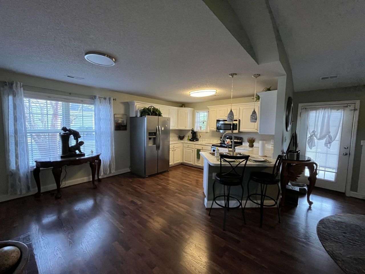 2719 Woodcreek Ln. Photo 4