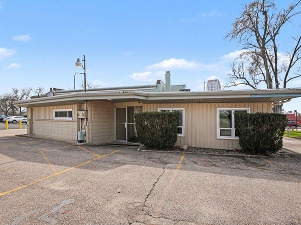 32 W Van Buren Street W, Battle Creek, MI 49017