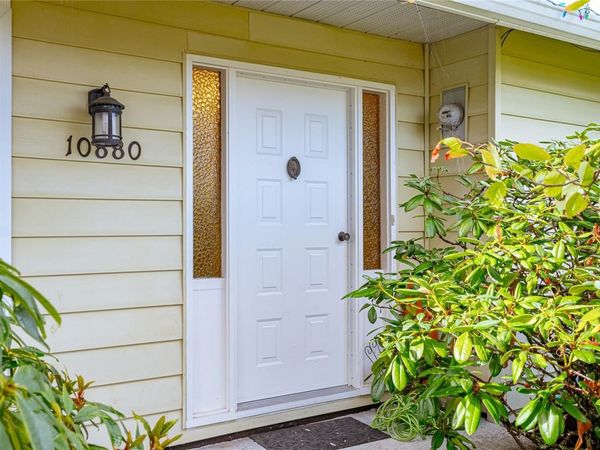 10880 Grandview Rd, Saltair, BC V9G 1Z7