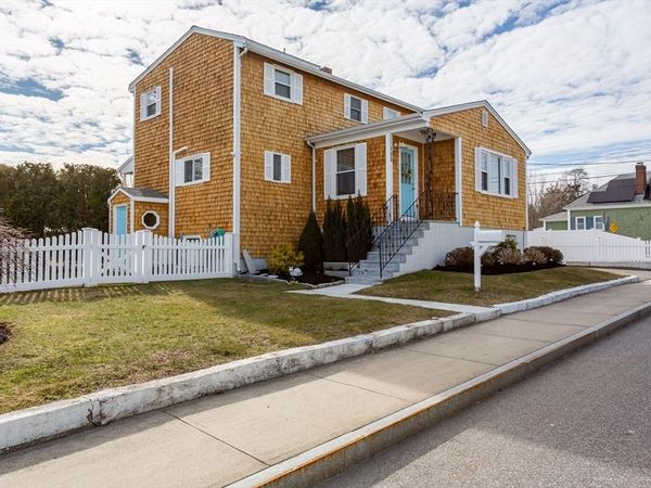 100 Potter Street, Dartmouth, MA 02748