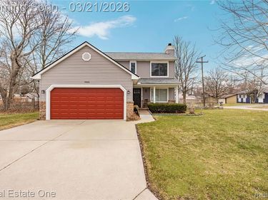 1065 Round Lake Road, White Lake Twp, MI 48386