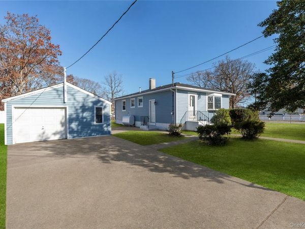 345 41 ST Street , Copiague, NY 11726