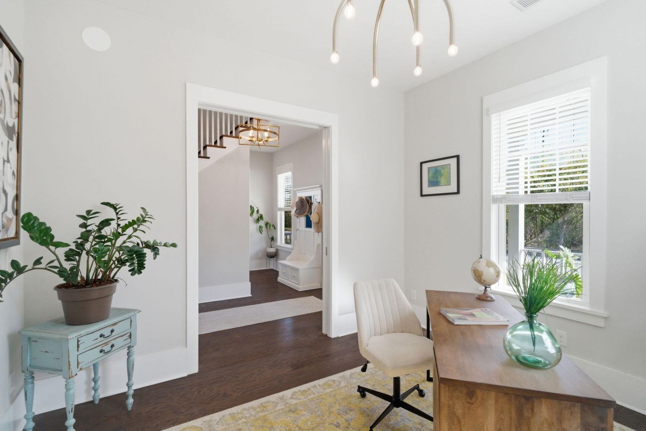 1645 Banning Street Photo 10