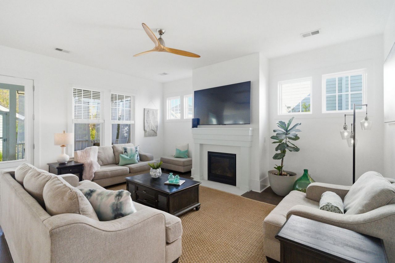 1645 Banning Street Photo 11