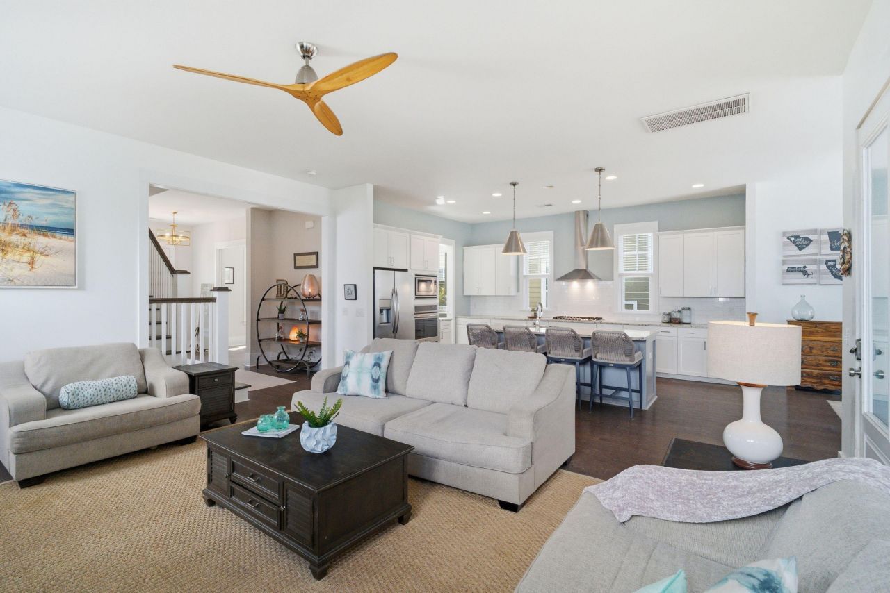 1645 Banning Street Photo 12