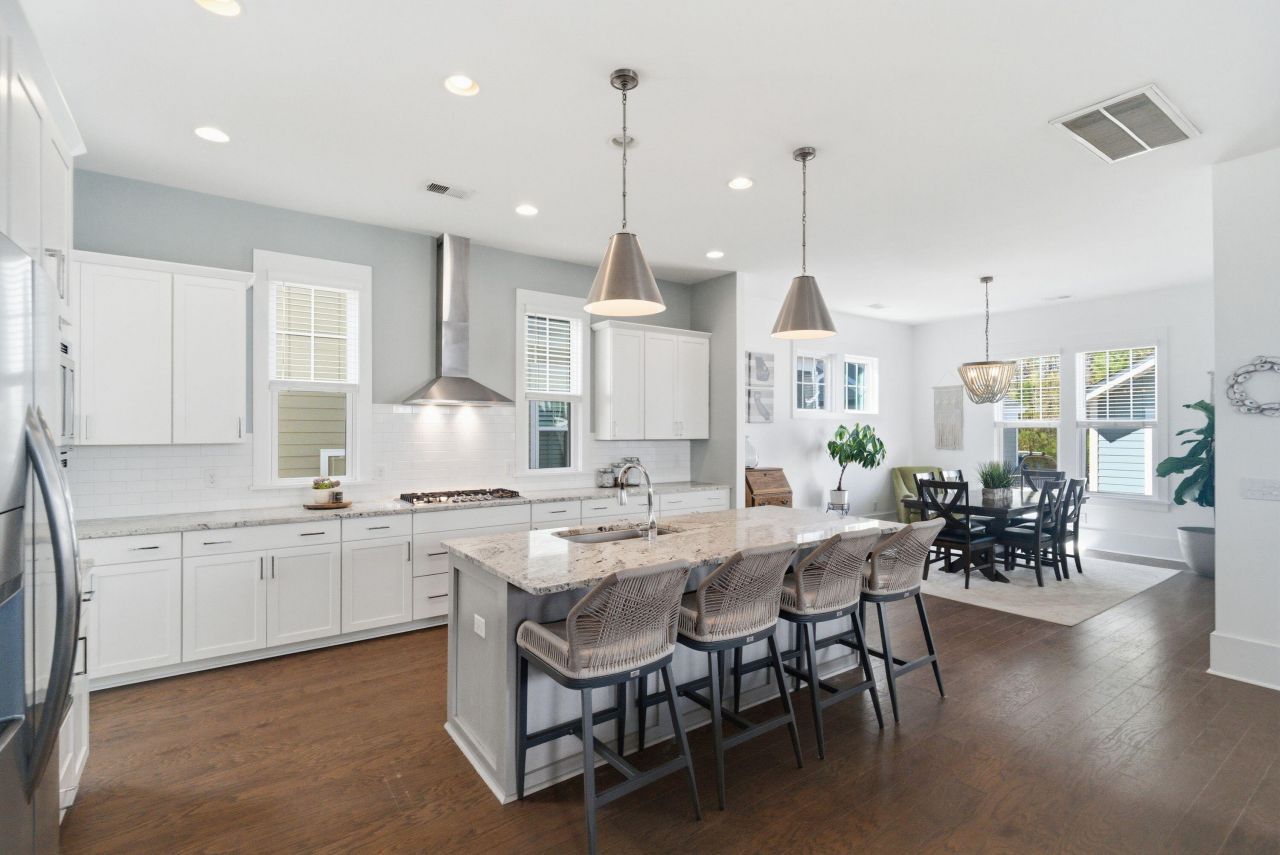 1645 Banning Street Photo 15