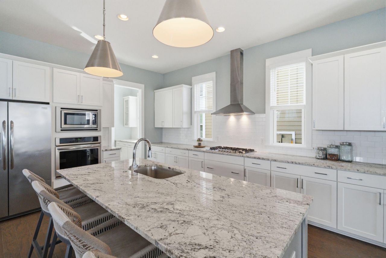 1645 Banning Street Photo 16