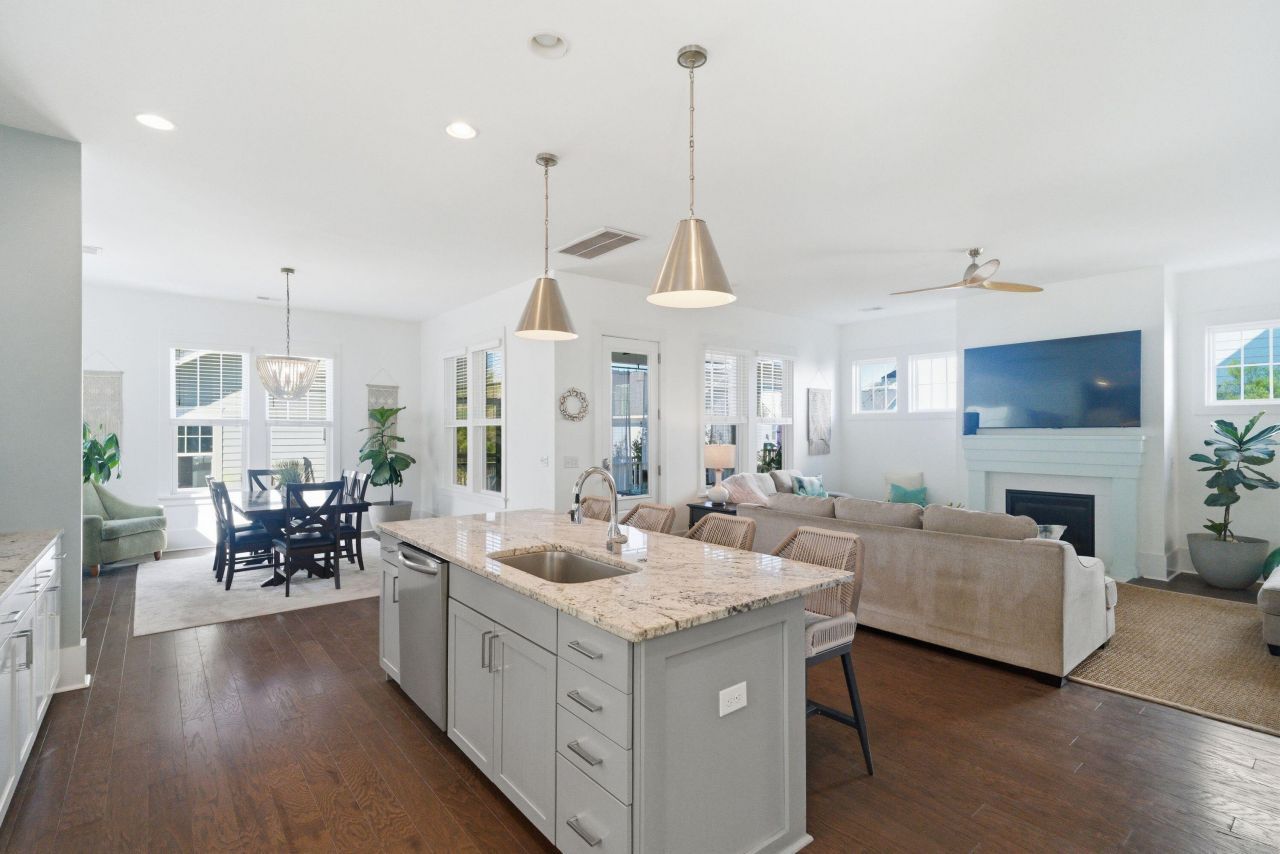 1645 Banning Street Photo 17