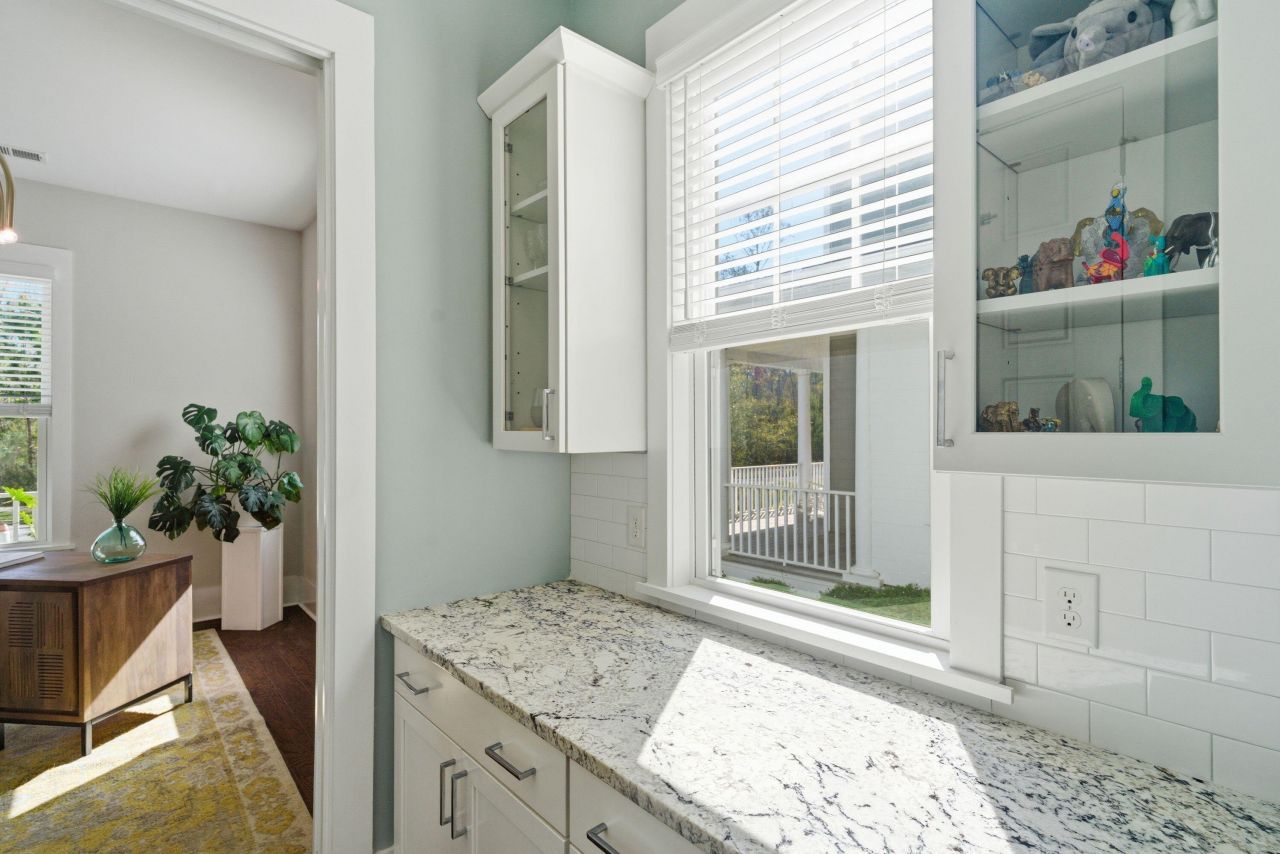 1645 Banning Street Photo 19