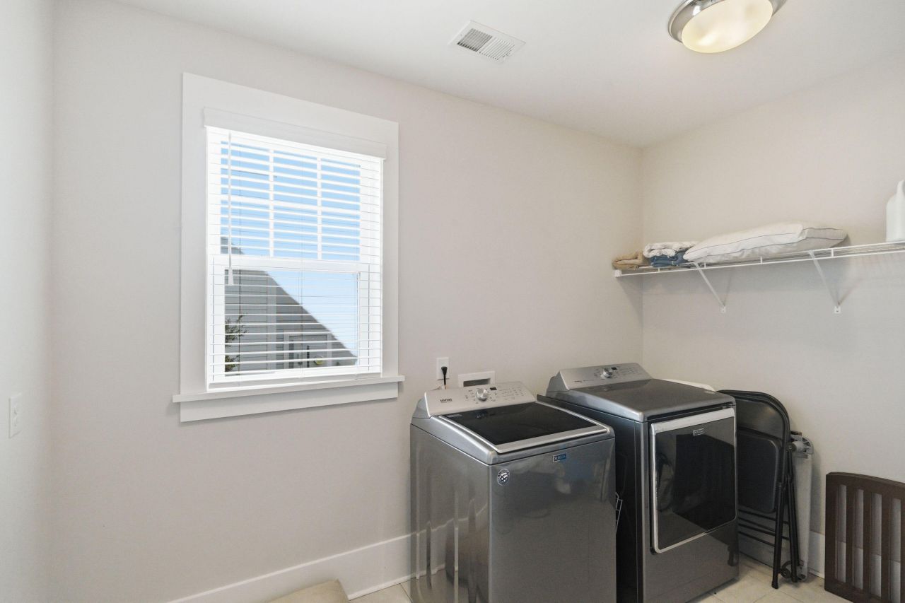 1645 Banning Street Photo 23