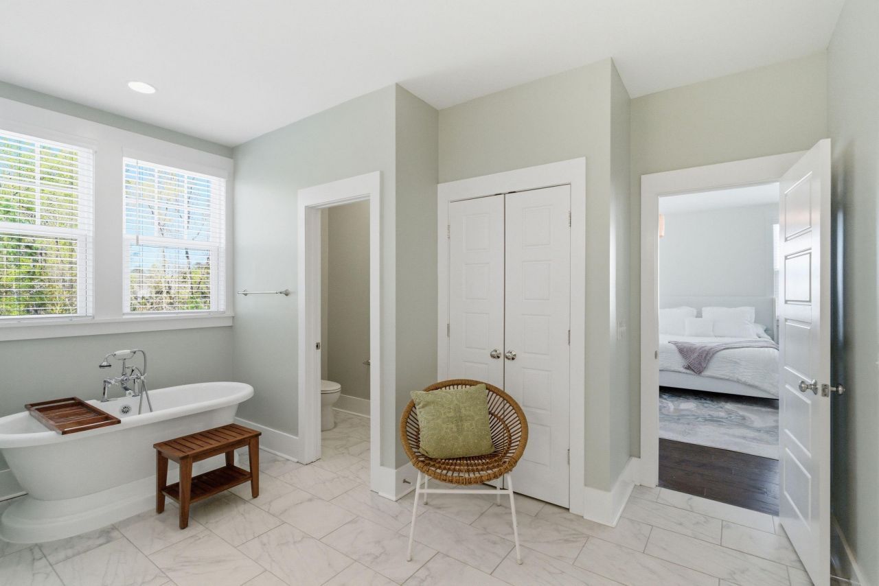 1645 Banning Street Photo 30