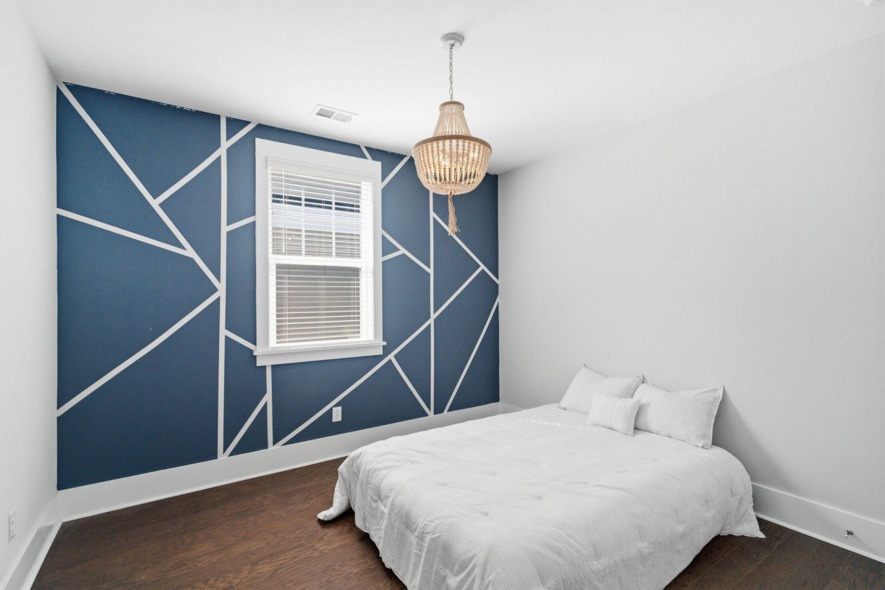 1645 Banning Street Photo 31