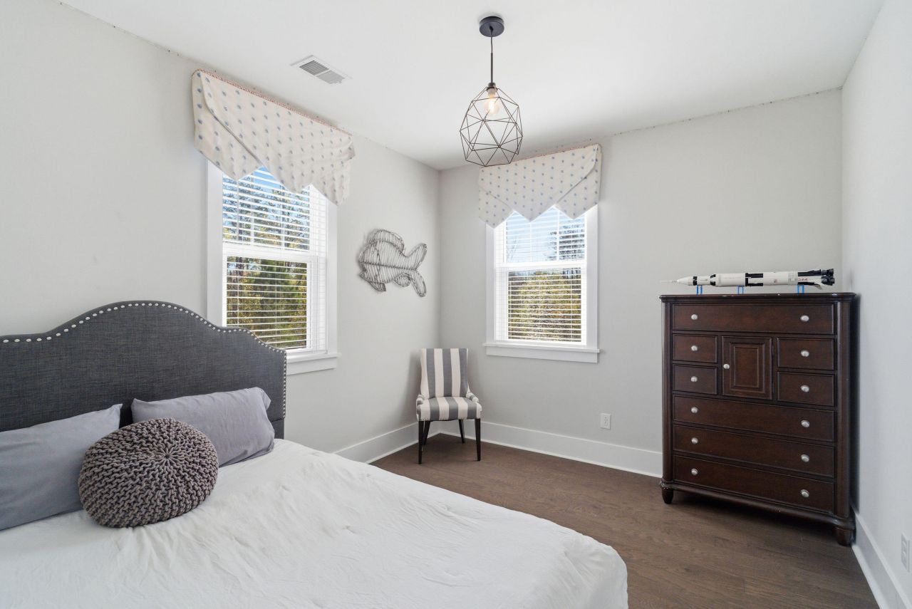 1645 Banning Street Photo 33