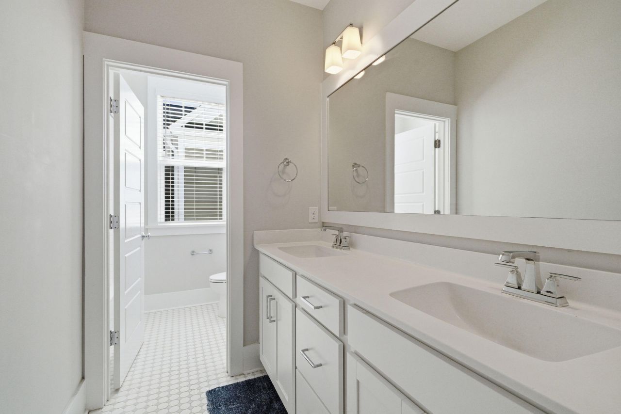 1645 Banning Street Photo 34