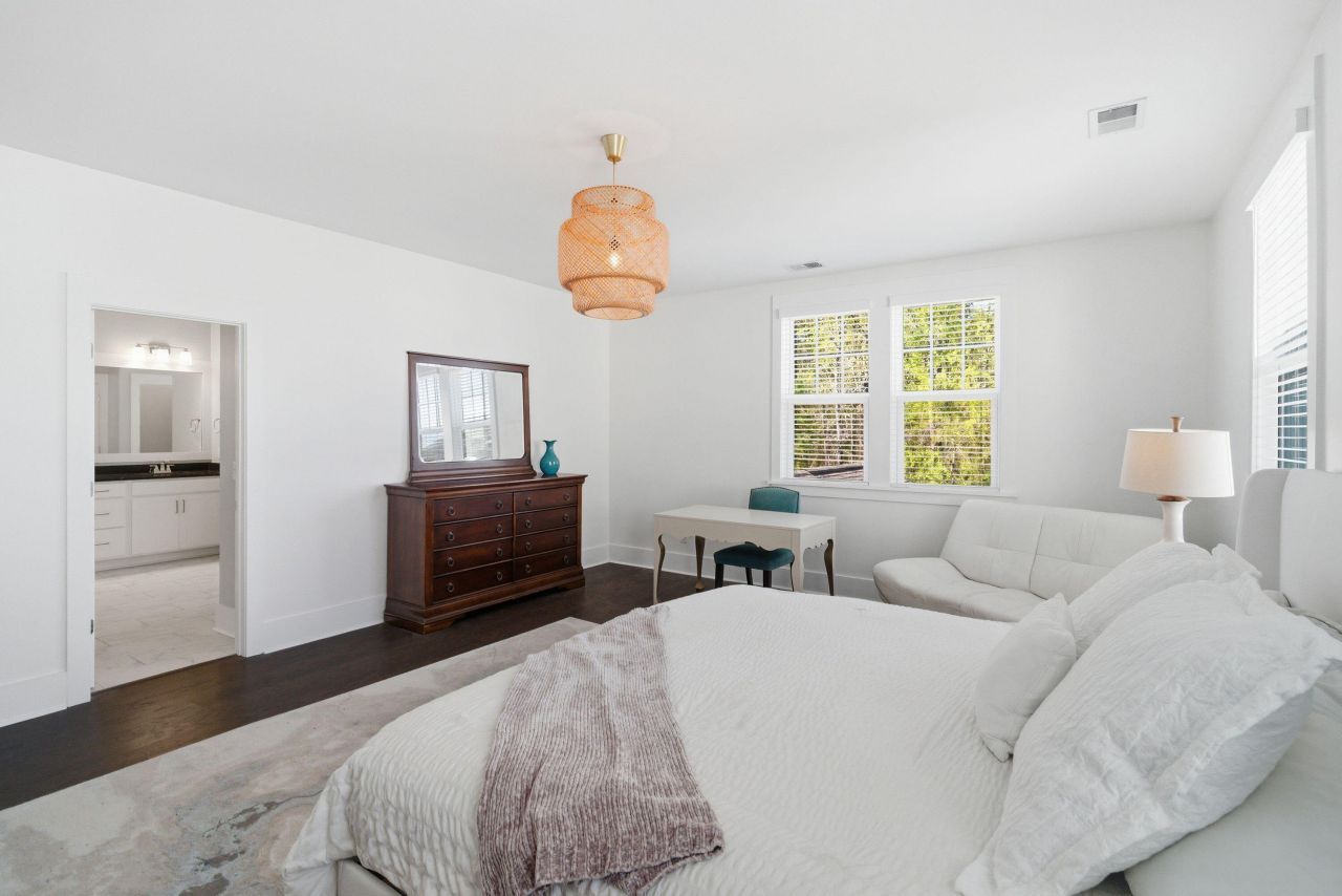 1645 Banning Street Photo 35