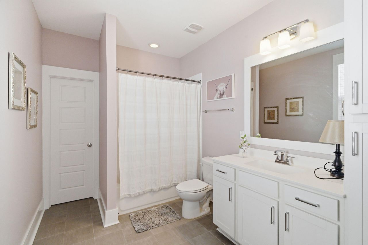 1645 Banning Street Photo 37