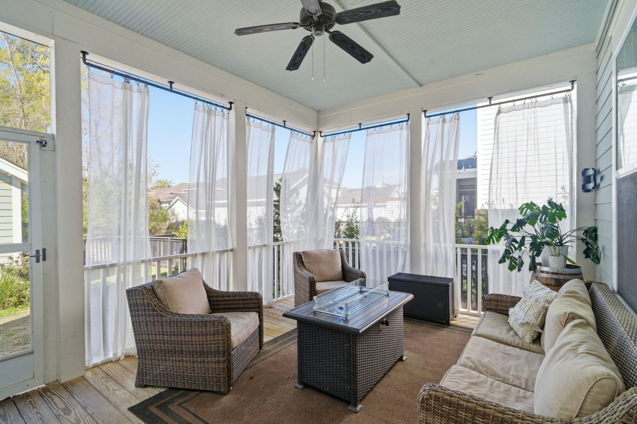 1645 Banning Street Photo 38