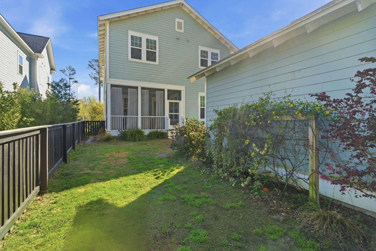 1645 Banning Street Photo 45