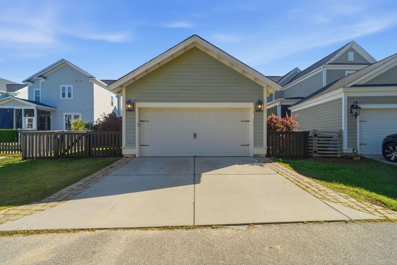 1645 Banning Street Photo 47