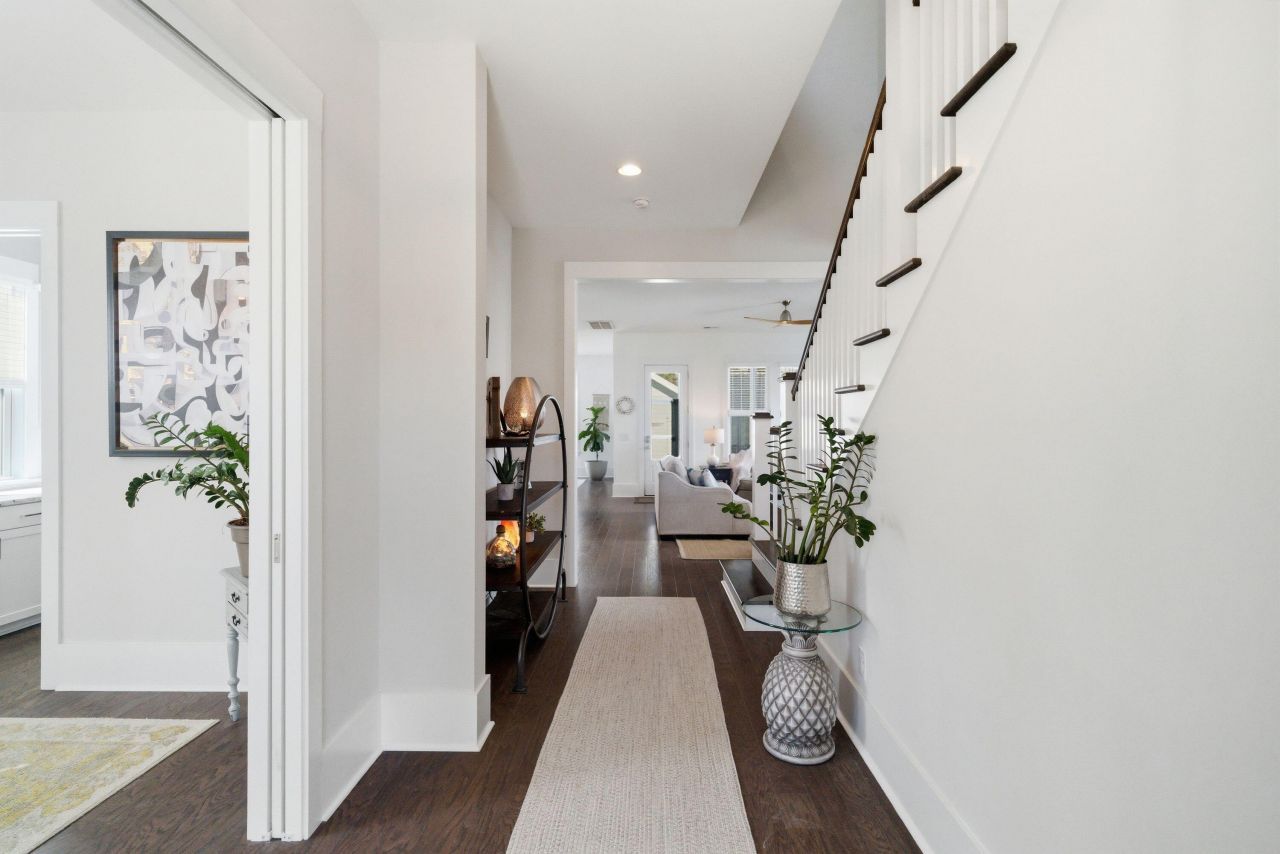 1645 Banning Street Photo 7