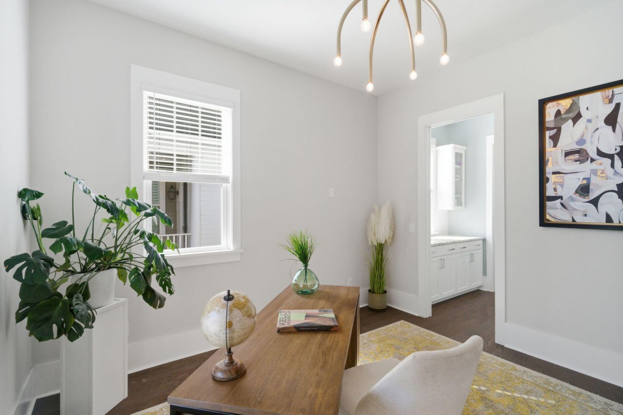 1645 Banning Street Photo 9